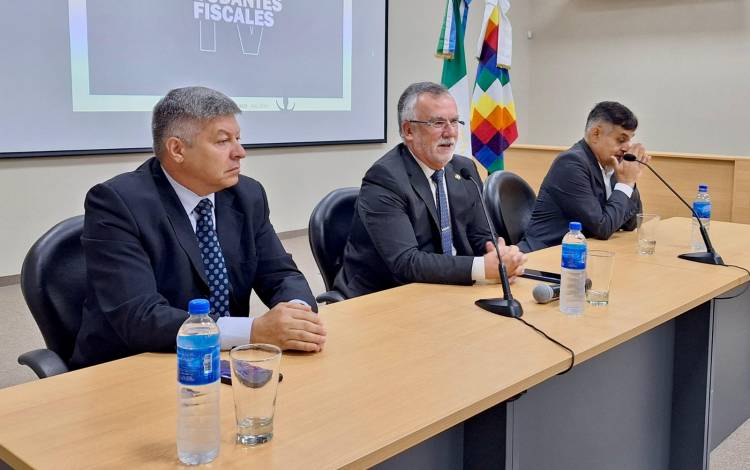 CHARATA: EL GOBIERNO PROVINCIAL ACOMPAÑÓ EL IV ENCUENTRO DE AYUDANTES FISCALES Y LA POLICÍA DEL CHACO