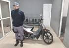 FORZÓ EL PORTON Y SE LLEVO UNA MOTO