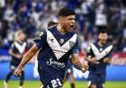 VÉLEZ ANDA DE FIESTA EN FIESTA