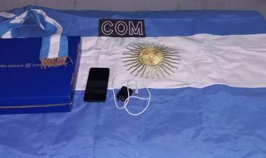 VILLA ANGELA: LA POLICIA LO ATRAPO CON UNA BANDERA DE CEREMONIA