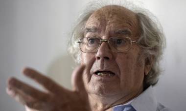 ADOLFO PÉREZ ESQUIVEL: "QUE REINTEGREN AL PAÍS TODOS LOS CAPITALES FUGADOS Y AHÍ HABRÁ EQUILIBRIO FISCAL"