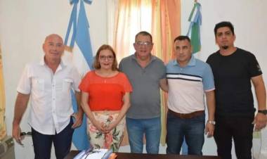 INSTITUTO DEL DEPORTE CHAQUEÑO: SEGUIMOS TRABAJANDO POR EL DEPORTE  VISITA A VILLA ANGELA 