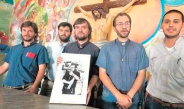 CURAS DE VILLAS CRITICARON LA DECISIÓN DE MILEI DE DESFINANCIAR LAS POLÍTICAS PÚBLICAS DE VIVIENDA