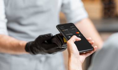 LA CARRERA HACIA LA DOLARIZACIÓN: UNA APP ARGENTINA PRESENTÓ UNA SOLUCIÓN INNOVADORA