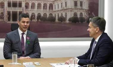 EL GOBERNADOR ZDERO SE REUNIÓ CON EL PRESIDENTE DE PARAGUAY, SANTIAGO PEÑA, Y AVANZARON EN PROYECTOS CONJUNTOS