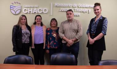 GOBIERNO FIRMÓ UN CONVENIO CON LA FACULTUDAD DE HUMANIDADES DE LA UNNE PARA PASANTÍAS ESTUDIANTILES 