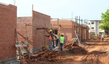 LA MOTOSIERRA CONTRA LOS MÁS POBRES: MIL OBRAS PARALIZADAS EN BARRIOS POPULARES Y 25 MIL DESPIDOS