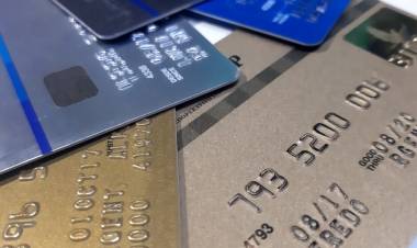 SIGUEN ABAJO LAS OPERACIONES CON TARJETA