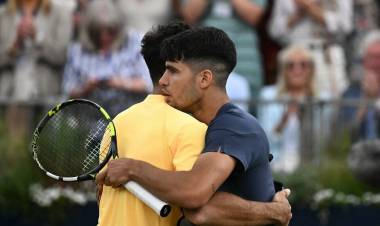 ALCARAZ NO TUVO PIEDAD DE CERÚNDOLO EN EL ATP DE QUEEN'S