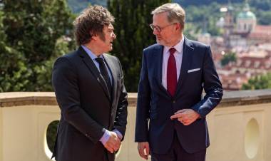 SOÑAR NO CUESTA NADA: MILEI REGRESA CONSIDERÁNDOSE CANDIDATO AL NOBEL DE ECONOMÍA