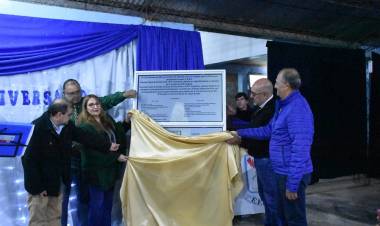 EL INTENDENTE ADALBERTO PAPP PARTICIPÓ EN EL 13° ANIVERSARIO DE LA ESCUELA DE FORMACIÓN PROFESIONAL N°43 "CORA"