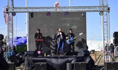 CHARATA: A PURA MÚSICA Y RITMO EN EL STAND DEL MUNICIPIO EN AGRONEA 2024