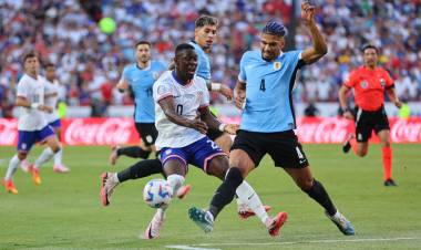 COPA AMÉRICA: SIN MARCELO BIELSA, URUGUAY SACÓ DEL TORNEO AL ANFITRIÓN
