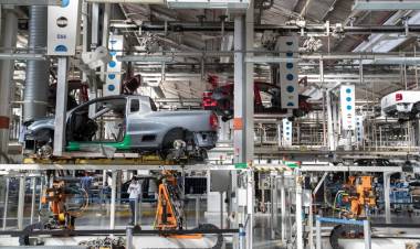 FUERTE RETROCESO DE LAS VENTAS DE LA INDUSTRIA A LAS CONCESIONARIAS 