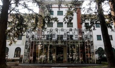 SOBREVIVIENTES, MADRES, ABUELAS Y PARTIDOS POLÍTICOS CRUZARON A LOS LIBERTARIOS POR LAS VISITAS A EZEIZA