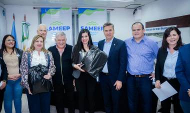 SAMEEP: EL GOBERNADOR ZDERO ENTREGÓ EQUIPAMIENTO, INDUMENTARIA Y HABILITÓ UN VACUNATORIO 