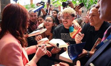 LA ESPERANZA DE LOS "ARGENMEX" QUE FUERON A ESCUCHAR A CRISTINA KIRCHNER