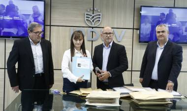 APERTURA DE SOBRES PARA LA CONSTRUCCIÓN DE VIVIENDAS EN RANCHO VIEJO, LA LEONESA