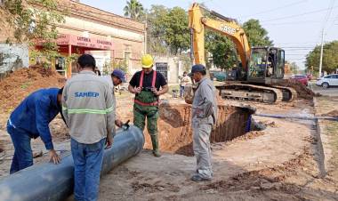 VILLA ÁNGELA: SE INICIARON LOS TRABAJOS PARA REPARAR CAÑO COLECTOR DE CLOACAS