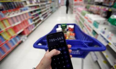 LA CARRERA DE LA CLASE MEDIA POR LLEGAR A FIN DE MES