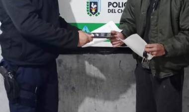 SE LLEVÓ UN CELULAR AJENO, NO FUE MUY LEJOS