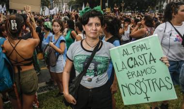 EL GOBIERNO RECORTÓ Y PUSO TRABAS A LA AYUDA PARA VÍCTIMAS DE VIOLENCIA DE GÉNERO