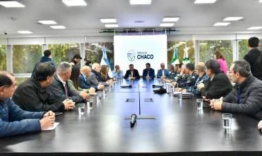 EL GOBIERNO PROVINCIAL Y LA ARMADA ARGENTINA ARTICULAN ACCIONES PARA OPERATIVO INTEGRAL DE SALUD, EN EL DPTO. BERMEJO
