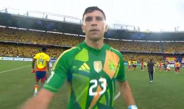 "DIBU" MARTÍNEZ DESCARGÓ TODA SU BRONCA CONTRA UNA CÁMARA DE TV