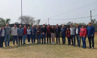 INTENDENTES Y DIRIGENTES DEL FRENTE CHAQUEÑO FIJAN POSICIÓN