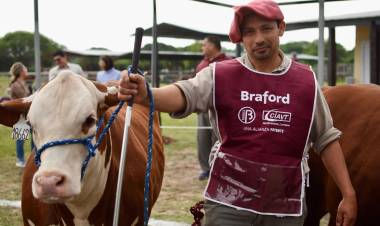 EL GOBERNADOR ZDERO DIO APERTURA A LA EXPO PRIMAVERA DE BRAFORD, “TENEMOS UN GOBIERNO QUE TRABAJA JUNTO AL CAMPO PARA SACAR ADELANTE AL CHACO”, REMARCÓ.