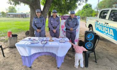 LA DIVISIÓN DE VIOLENCIA DE GÉNERO REALIZÓ UNA JORNADA DE CONCIENTIZACIÓN TANTO EN LA LOCALIDAD DE TRES ISLETAS COMO EN LA VERDE