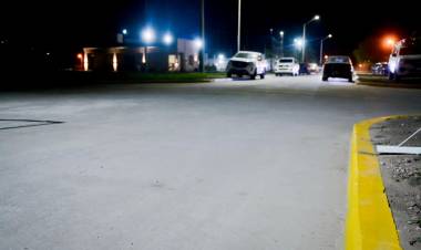 MÁS OBRAS PARA DU GRATY: EL GOBERNADOR INAUGURÓ CUADRAS DE PAVIMENTO URBANO Y UNA PLAZOLETA “ESTAMOS CUMPLIENDO LOS COMPROMISOS QUE ASUMIMOS” EXPRESÓ