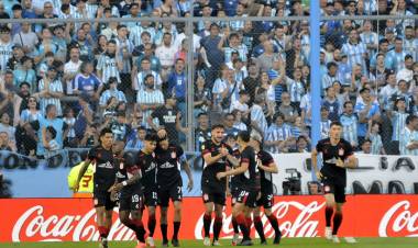 RACING Y ESTUDIANTES SE MATARON A GOLES PERO EL QUE MÁS FESTEJÓ FUE VÉLEZ