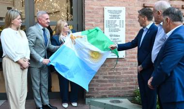 EL PARLAMENTO Y EL GOBIERNO FIRMARON UN CONVENIO PARA PUBLICAR EL INFORME FINAL POR LOS 40 AÑOS DE LA COMISIÓN DE DERECHOS HUMANOS  DE LA LEGISLATURA PROVINCIAL