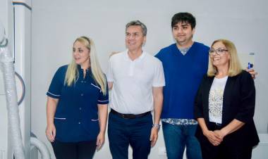 HOSPITAL DE GANCEDO: EL GOBERNADOR ZDERO ENTREGÓ EQUIPAMIENTOS PARA LA SALA DE RAYOS Y PUSO EN FUNCIONAMIENTO EL LABORATORIO