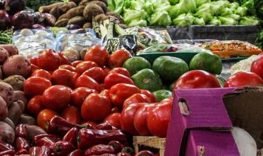 CAE EL CONSUMO, SUBEN LOS PRECIOS