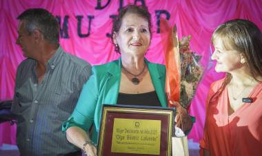 CHARATA: CON LA PRESENCIA DE LA VICEGOBERNADORA SCHNEIDER SE REALIZÓ EL RECONOCIMIENTO A LA MUJER DESTACADA DEL AÑO