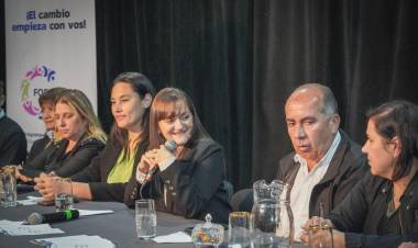 LAS BREÑAS: EXITOSA JORNADA DEL PROGRAMA FORTALEZA CON GRAN PARTICIPACIÓN DE JÓVENES JUNTO A LA VICEGOBERNADORA SCHNEIDER