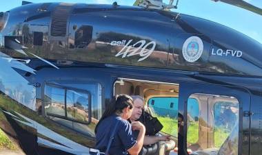 CON AYUDA DEL GOBERNADOR GUSTAVO VALDÉS, EL GOBIERNO DEL CHACO TRASLADÓ EN HELICÓPTERO A 2 EMBARAZADAS DESDE EL SAUZALITO A CASTELLI