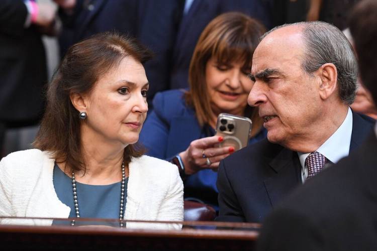 EL GOBIERNO PLANEA ECHAR MANO DE LA "BOTONERA" DEL ESTADO PARA PROFUNDIZAR EL AJUSTE