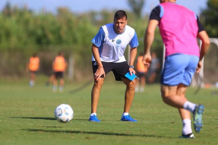 BELGRANO PRESENTÓ A JUAN CRUZ REAL COMO NUEVO ENTRENADOR