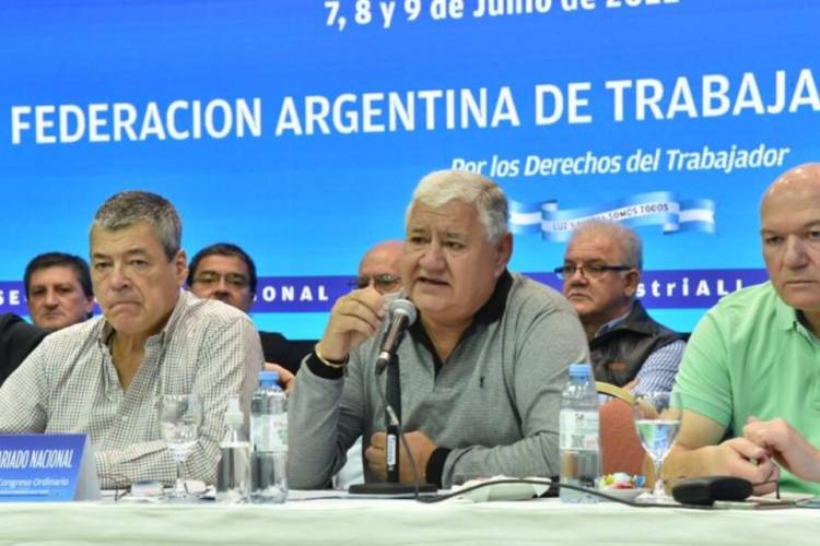 LA FEDERACION ARGENTINA DE TRABAJADORES DE LUZ Y FUERZA EN ESTADO DE ALERTA Y MOVILIZACIÓN