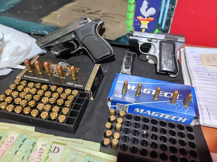 EN ALLANAMIENTO INCAUTARON DROGA, ARMAS Y DINERO 