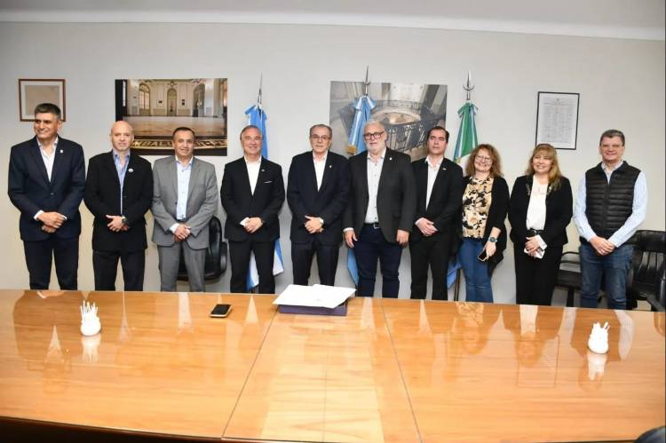 DECLARARON DE INTERÉS LA CARRERA DE INGENIERÍA BIOMÉDICA EN LA UNNE 