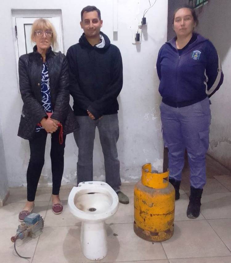 VILLA ÁNGELA: LE SUSTRAJERON VARIOS ELEMENTOS DE SU VIVIENDA PERO LA POLICÍA LOS RECUPERO   