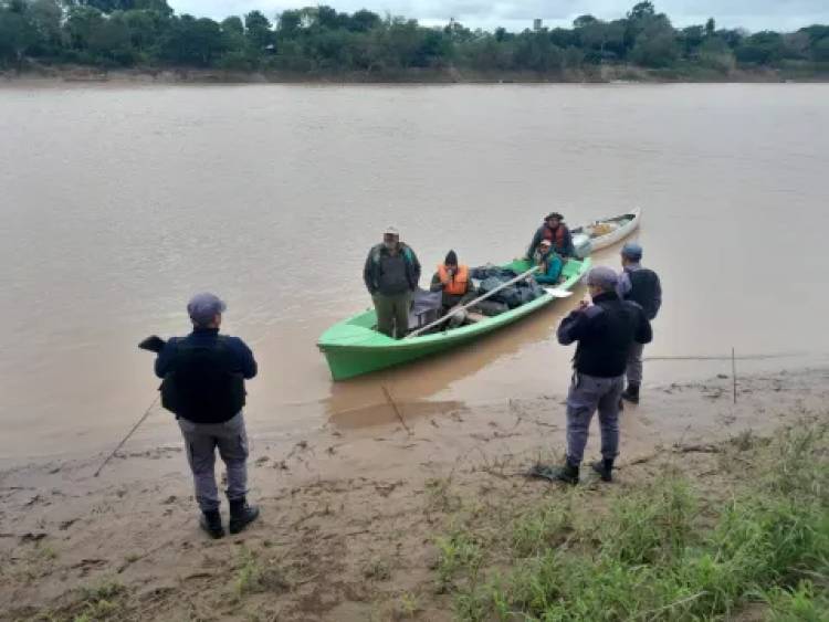 BUSCAN A LOAN EN LA ZONA COSTERA, CON OPERATIVOS EN LA ISLA DEL CERRITO Y PUERTO EVA PERÓN