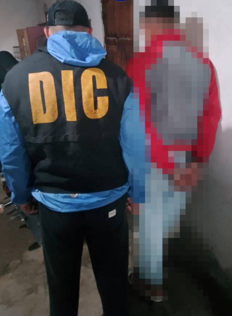 TRAS ALLANAMIENTO DETIENEN A JOVEN QUE INTENTÓ ROBAR A UN POLICÍA 