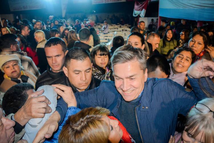 NUEVAS AUTORIDADES DE LA UCR CAPITAL: “ZAPATILLAS, ZAPATILLAS Y A ESTAR TODOS LOS DÍAS AL LADO DE LA GENTE” REMARCÓ ZDERO