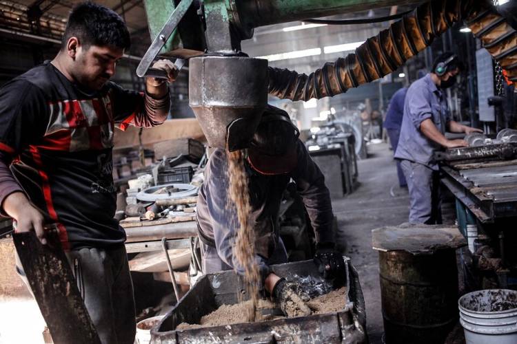 LA TORTA SE REPARTE CADA VEZ PEOR