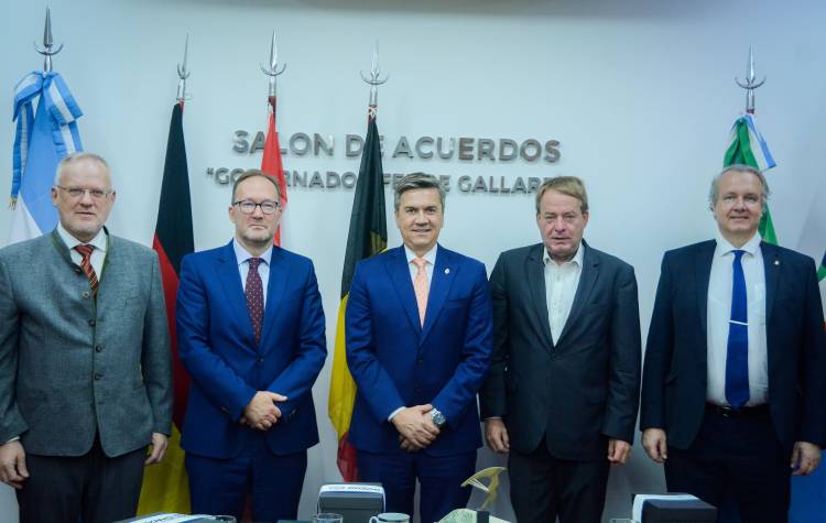 EL GOBERNADOR LEANDRO ZDERO RECIBIÓ A LOS EMBAJADORES DE AUSTRIA, HUNGRÍA, BÉLGICA Y ALEMANIA